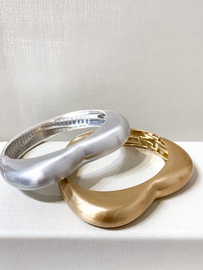 Bracelete coração acetinado