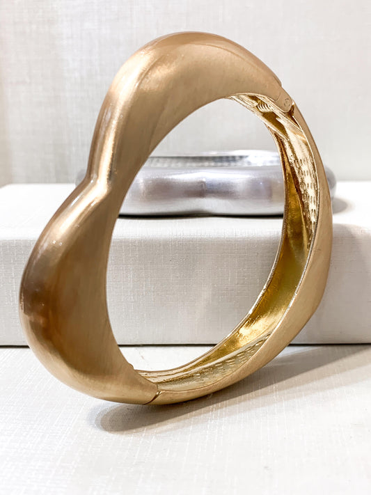 Bracelete coração acetinado