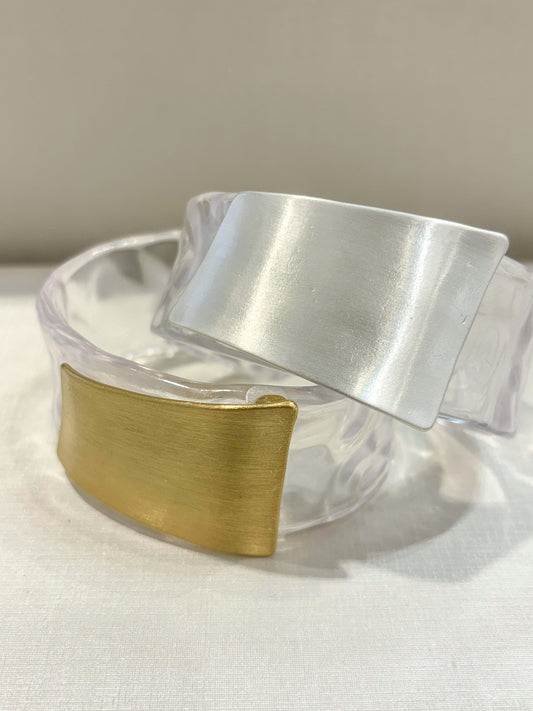 Bracelete em Acrílico Inglês com Detalhe Acetinado